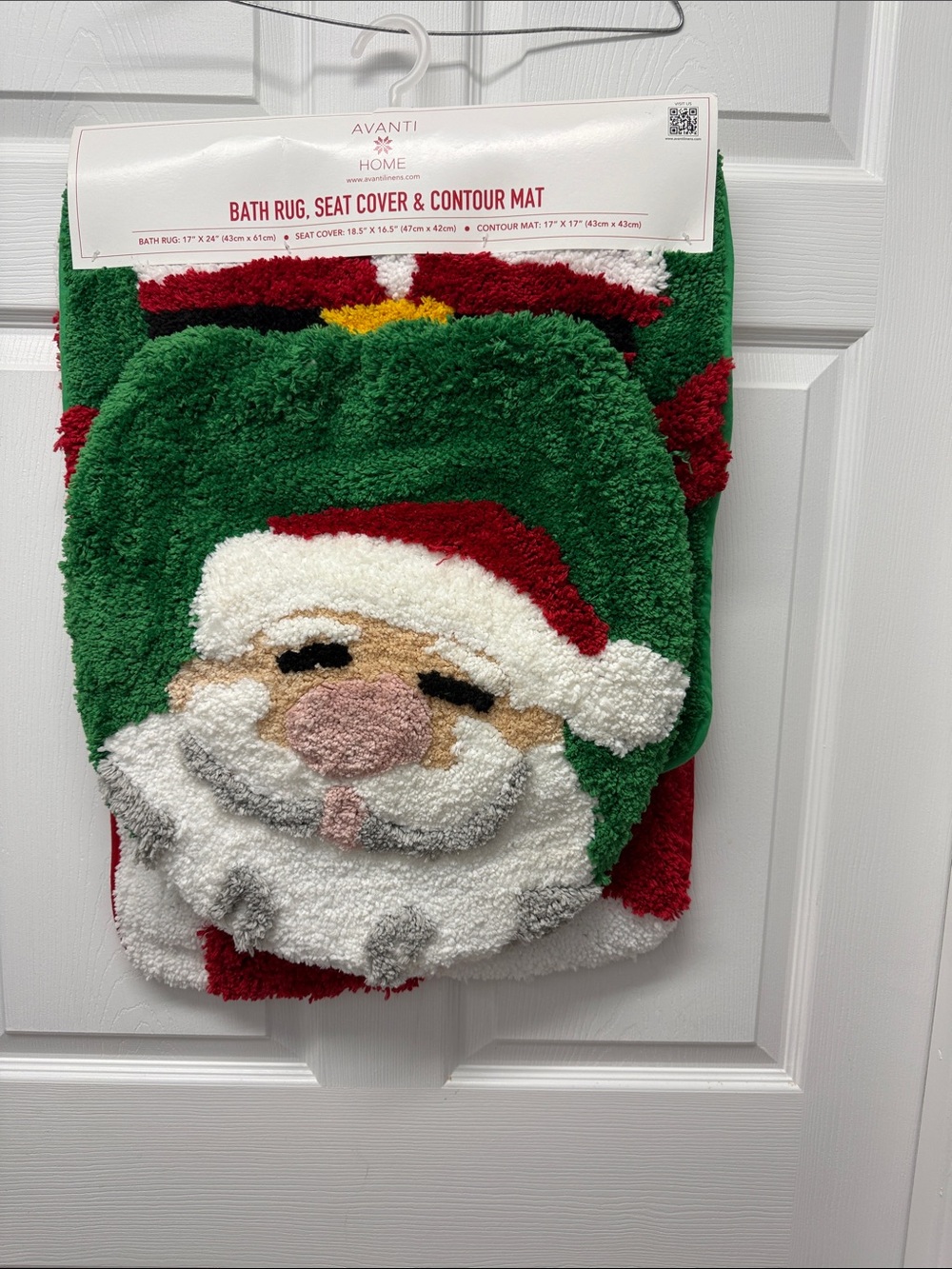 Avanti Home  3 piece Santa Bath Rug around t& Seat Cover Set - Green, Red, White